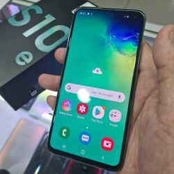 Samsung Galaxy S10e, 128GB, Factory Unlocked,  Excellent Condition.  Like New 