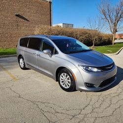 2018 Chrysler Pacifica Touring