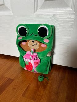 Notebook with lock