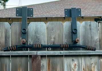 Pull- Up Bar