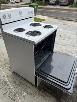 Amana 4 Burner Stove