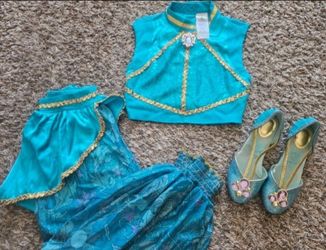 Jasmine Costume Size 7/8 Shoe Size 2/3