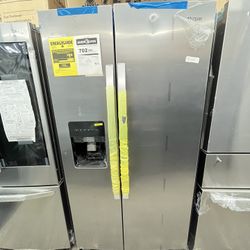 2022 Whirlpool Side By Side Refrigerator New