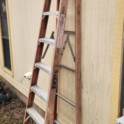 8 Foot Husky Fiberglass Ladder