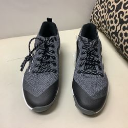 Tenis De  Beisbol Talla 8. 1/2.  Adidas.   