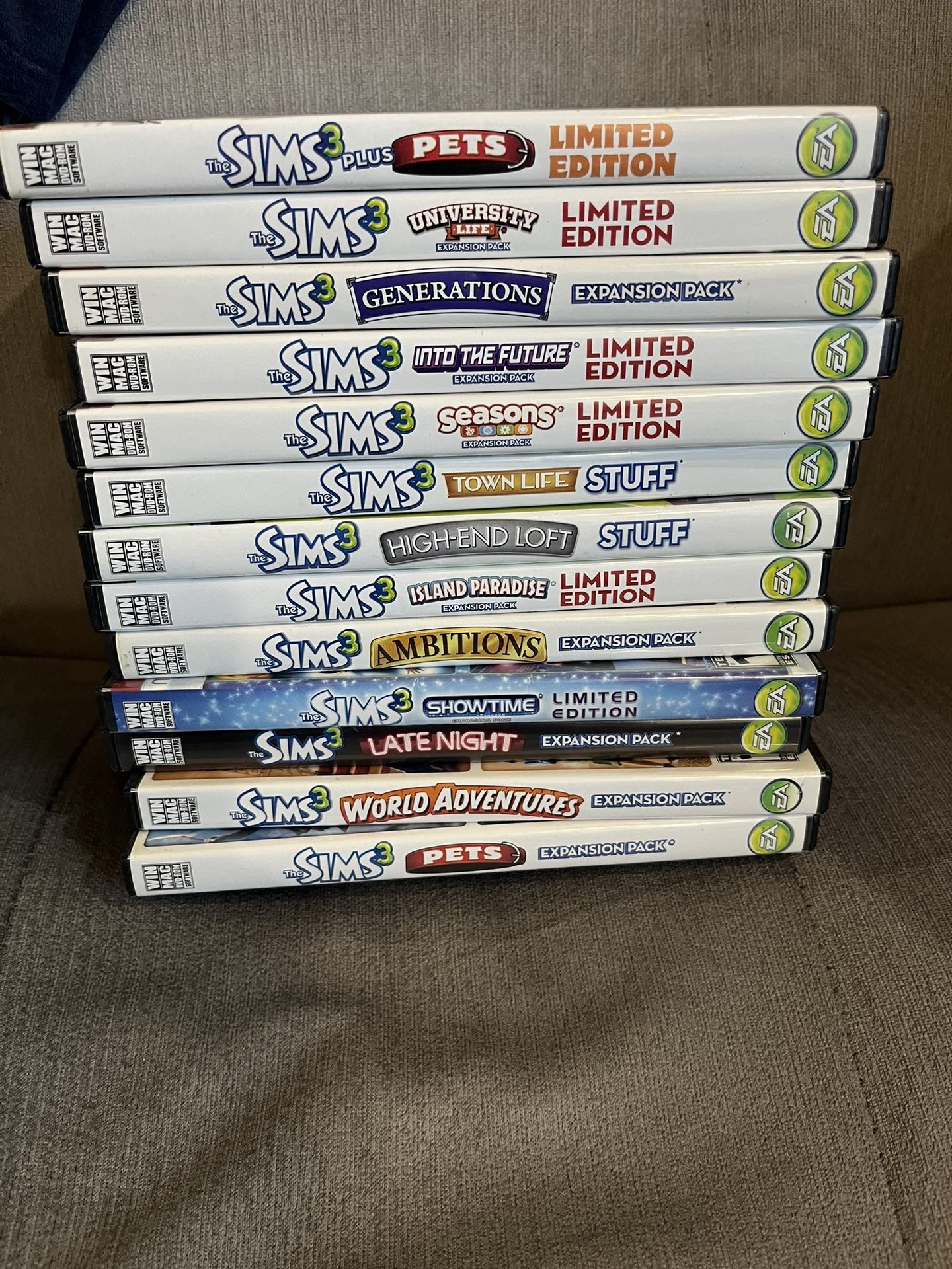 Sims 3 w/expansions (Win/Mac) 