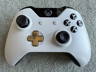 ***NO TRADES!!!*** Lunar White Xbox One controller ***NO TRADES!!!***