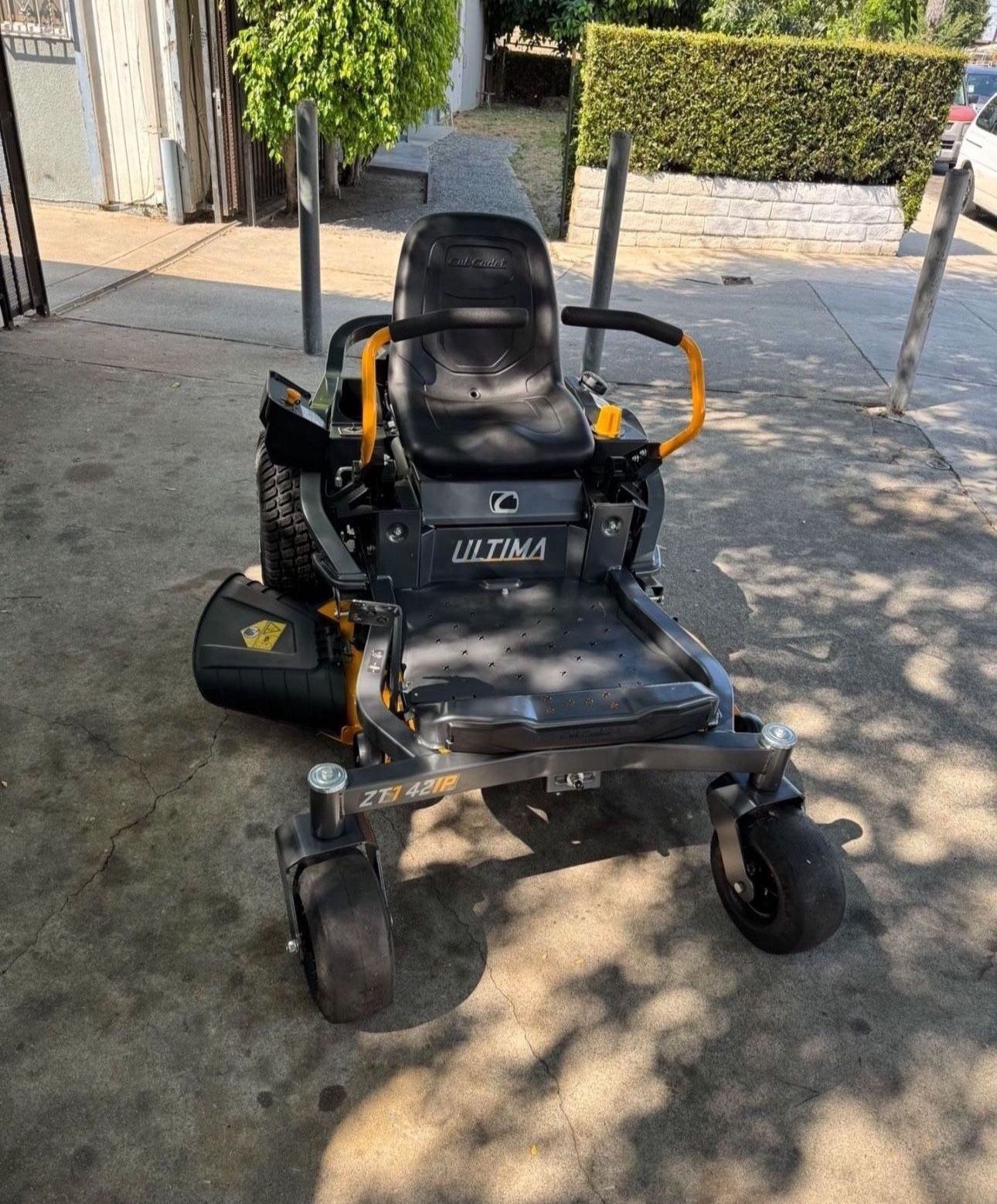 Cub Cadet Ultima ZT1 42 in. 547 cc IntelliPower Engine Dual Hydrostatic Drive Gas Zero Turn Riding Lawn Mower