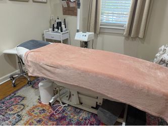 Hydraulic bed with bed warmer