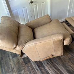 Beautiful Bassett Recliner