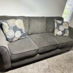 184 Stanton Loveseat 