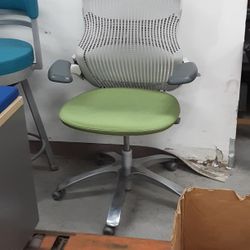 Knoll  Green Mesh Desk Chair