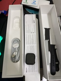Apple Watch Series 8 44mm (read DESC)