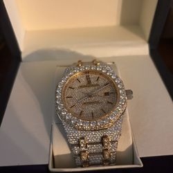 High Quality Vvs Moissanite Bustdown * Passes Diamond Testers*