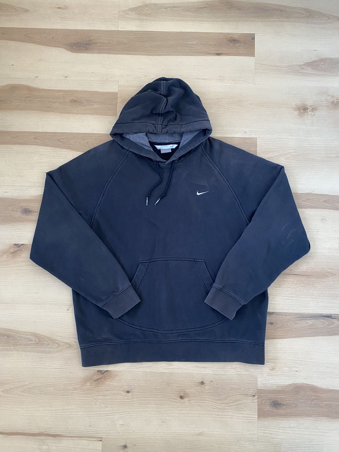 Vintage 2000’s Y2K Black Distressed Nike Swoosh Hoodie Size