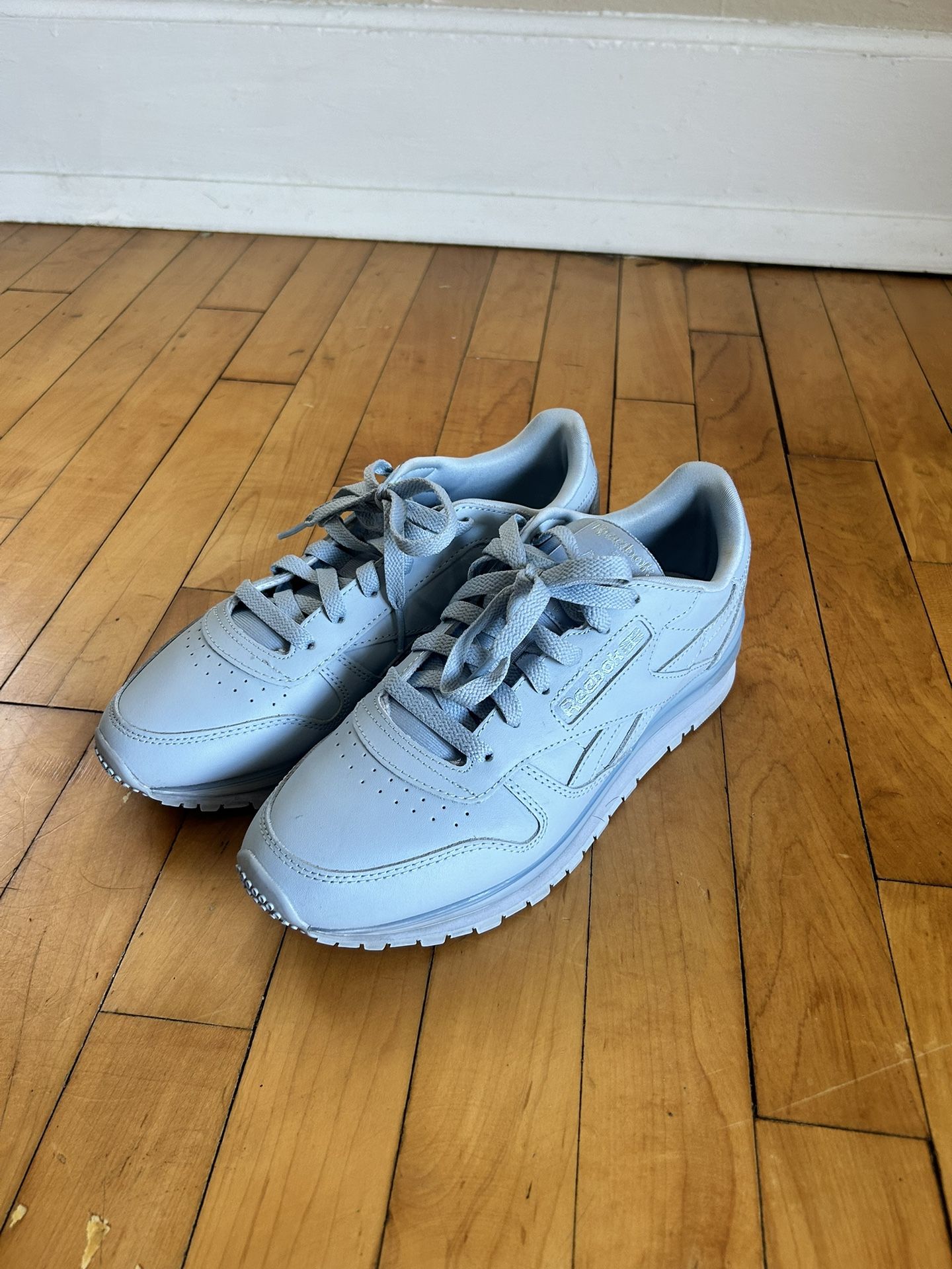 Light Blue Reebok Club C Women’s Size 8 