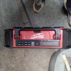 Milwaukee M18 Charger Radio