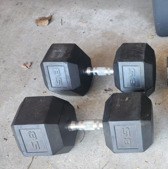 2 - 85lb Rubber HEX dumbells