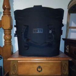Yeti Black $250