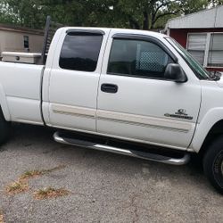 Bonita 2005 Chevy Silverado --2500