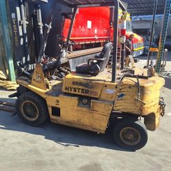Forklift 