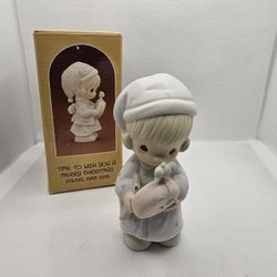 Precious Moments time to wish MerryChristmas Porcelain Figurine 1988 boy special 

Excellent Pre-owned condition,  no flaws, mint condition as it was 