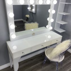 Acrylic Vanity Mirror 🤍✨