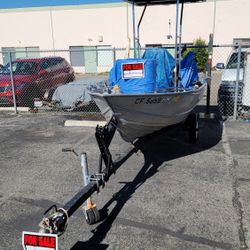 Valco Bayrunner Center Consol T Top Fishing Boat 