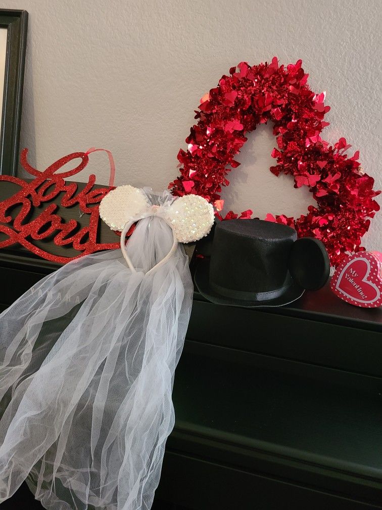 Mickey/Minnie Disney Ears