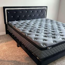 King Size Bed Frame / Cama Tamaño King 