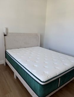 Queen bed with mattress
