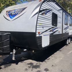 2019 Brand New Condition  Forest River 27F