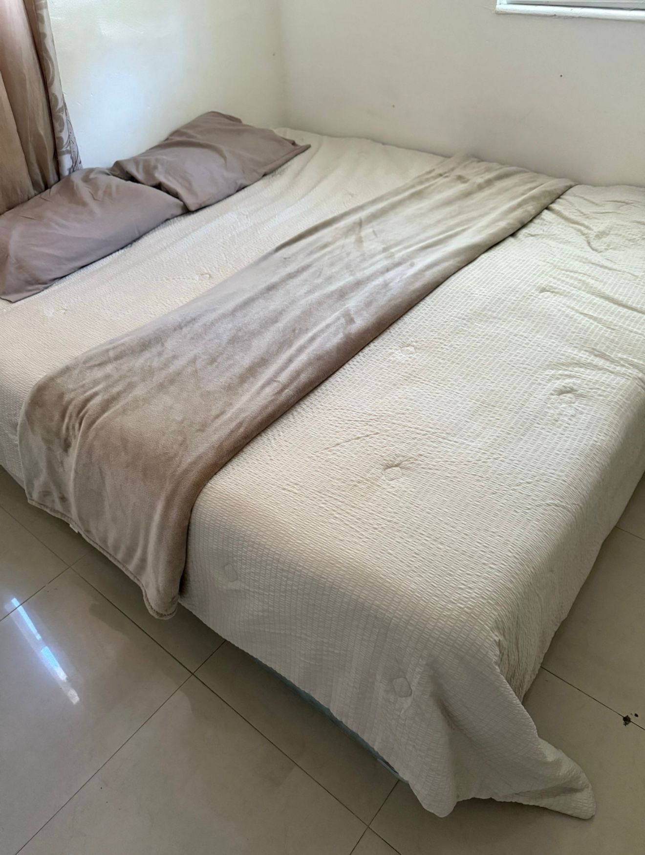 Queen Size Bed 