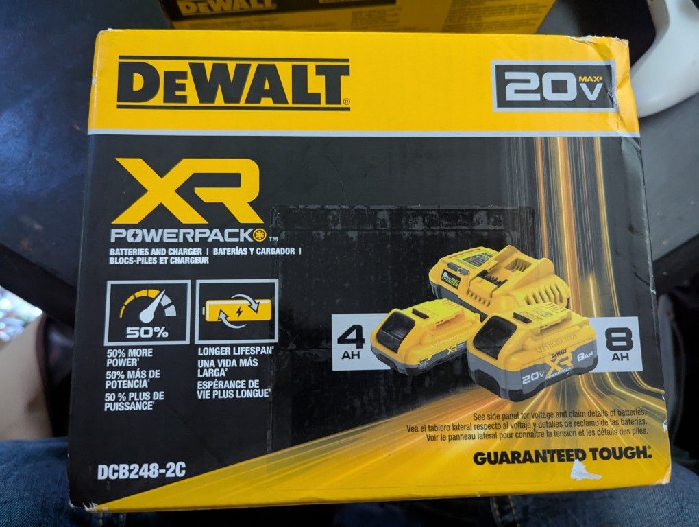 Dewalt x2 xr 20v battery and 8amp fast charger kit