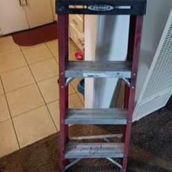 Werner 4 Ft Fiberglass Ladder