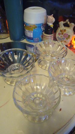 Crystal serving bowls (4)
