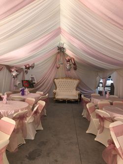 Carpas con draping mesas sillas manteles baños
