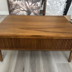 Coffee table with lift top