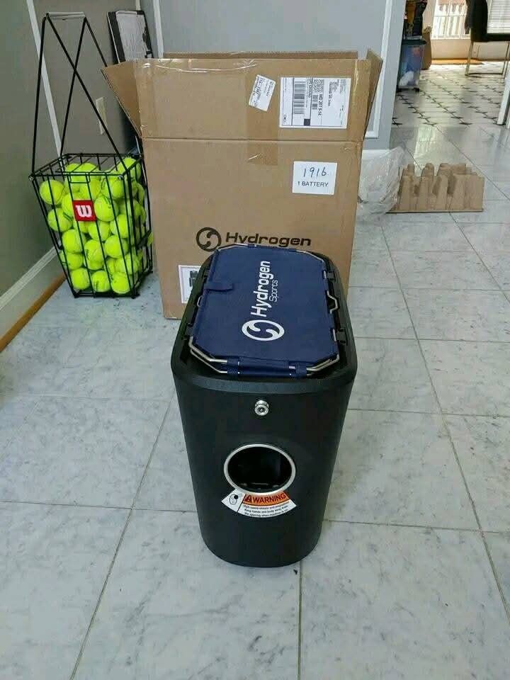 HYDROGEN PROTON tennis ball machine
