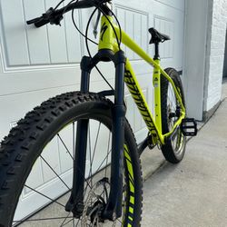 Like New 27.5 XL Specialized Mtn Bike