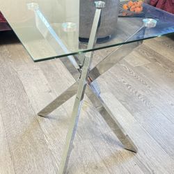 Ver Elegant Good As New Only Used For A Month Or So Coffee Tables 