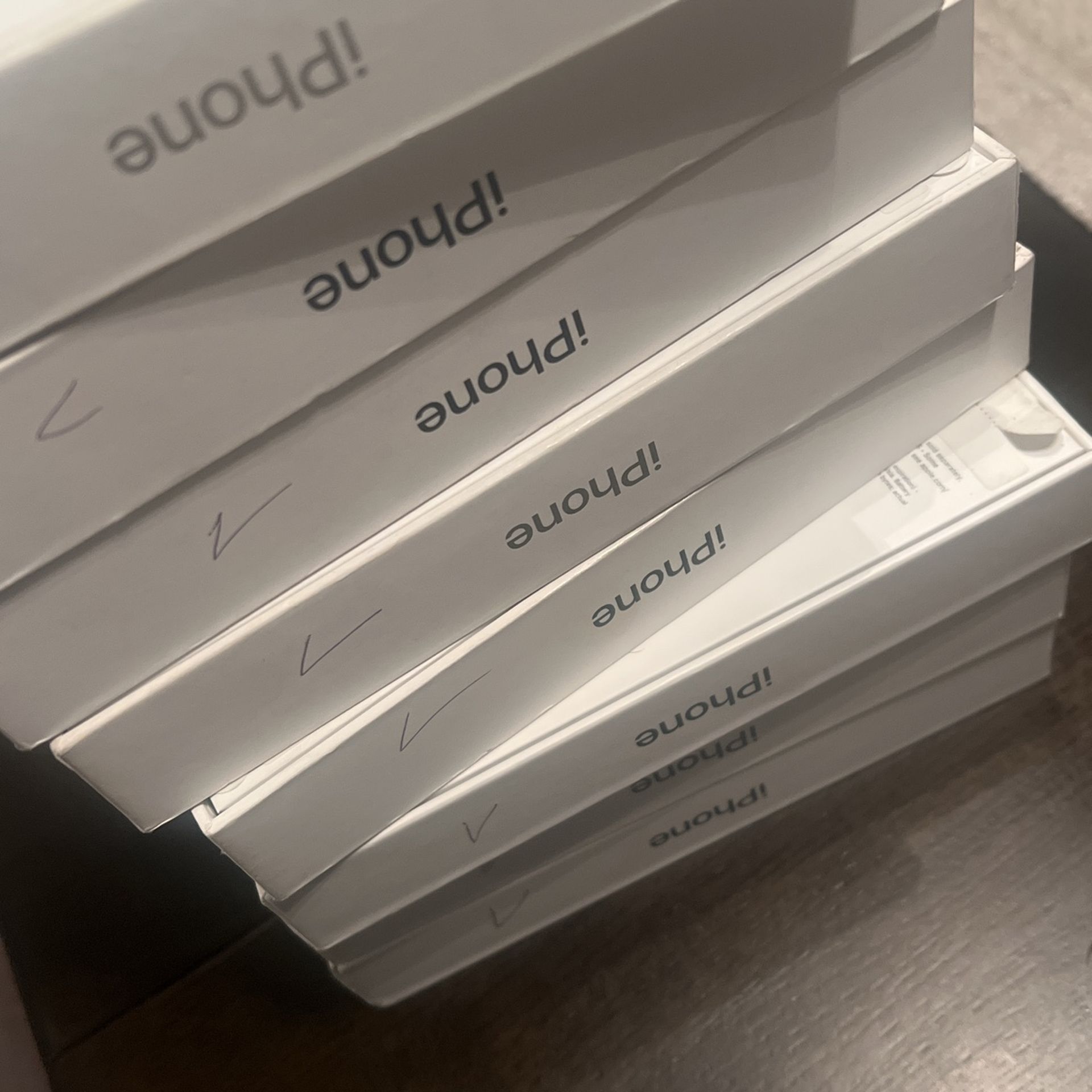 iPhone 15 Pro Max 256gb (New) Verizon - Quantity 8