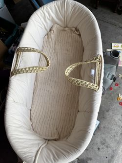 Vintage Style Bassinet 