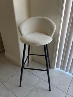4 barstools chairs