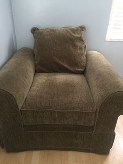 Loveseat semi nuevo