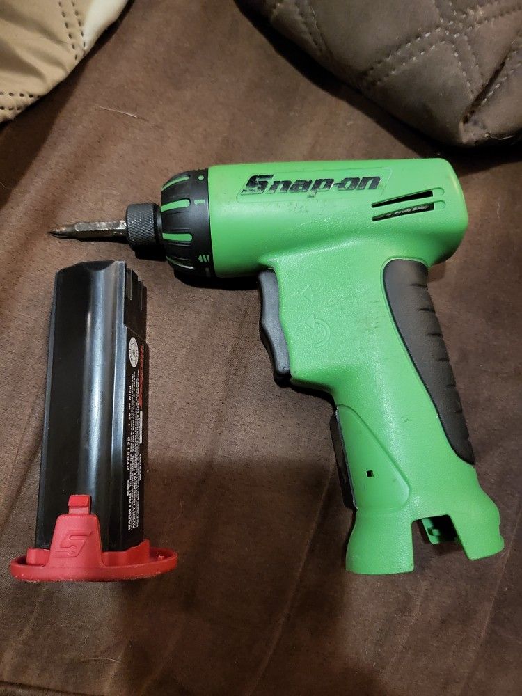 Snap on CTS561CLG 7.2V Cordless hex bit Screwdriver with battery only