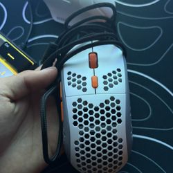gaming mouse 