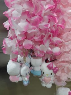 Hello kitty leis