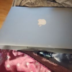 2001 MacBook Air. Unlocked