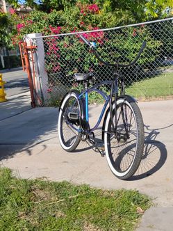 Schwinn beach cruiser  26